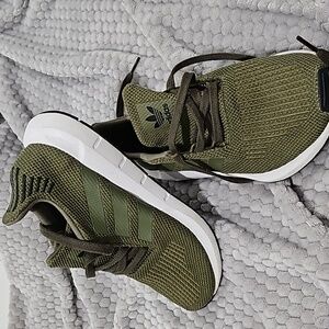 Kids size 3.5 Adidas Swift Run J 'Olive Cargo
